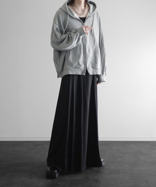 KUUUPY（クーピー）の「Drape Three Tack Hakama Slacks