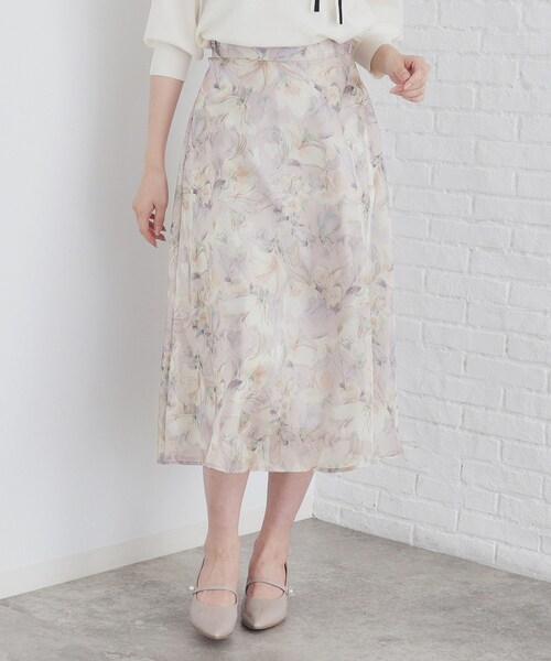 index（インデックス）の「◆オーガンジーフラワーフレアスカート【洗濯機洗い可/イージーアイロン】（スカート・レディース・ベージュ系その他4/ライトグレー系/ネイビー系・40/38/42/36）」の2枚目の写真