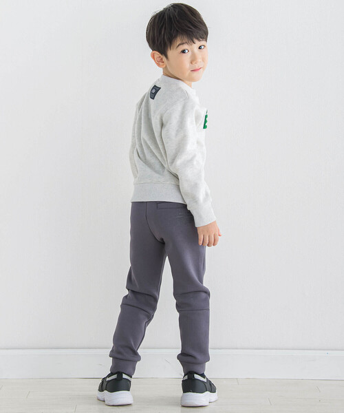 BeBe（ベベ）の「ボンディング切り替えジョグパンツ(80~150cm)（スウェットパンツ・キッズ・グレー/グリーン・100cm/90cm/120cm/110cm/140cm/150cm/130cm/80ｃｍ）」の6枚目の写真