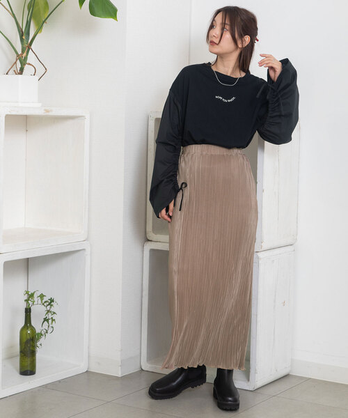 POU DOU DOU(プードゥドゥ)の「サテンプリーツIラインスカート(スカート・レディース・ブラック/モカ/グレー系・M)」の7枚目の写真