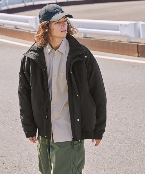 BARK MANHATTAN（バークマンハッタン）の「撥水ナイロンタッサー中綿スタンドマウンテンジャケット（ダウンジャケット/コート・メンズ・ライトグレー/ブラック系/ブラック/ダークブラウン・L/M）」の22枚目の写真