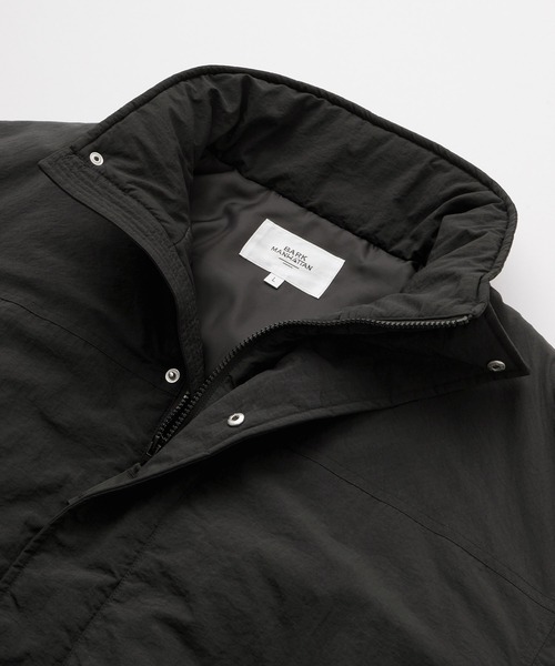 BARK MANHATTAN（バークマンハッタン）の「撥水ナイロンタッサー中綿スタンドマウンテンジャケット（ダウンジャケット/コート・メンズ・ライトグレー/ブラック系/ブラック/ダークブラウン・L/M）」の11枚目の写真
