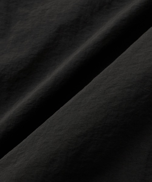 BARK MANHATTAN（バークマンハッタン）の「撥水ナイロンタッサー中綿スタンドマウンテンジャケット（ダウンジャケット/コート・メンズ・ライトグレー/ブラック系/ブラック/ダークブラウン・L/M）」の14枚目の写真