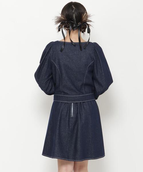 REDYAZEL(レディアゼル)の「デニムジャケット&ミニワンピセット(ワンピース・レディース・ネイビー/ブラック・SMALL/MEDIUM)」の4枚目の写真