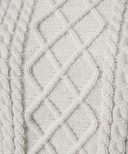 F i.n.t（フィント）の「リボンレースアップケーブルニットプルオーバー/fint（ニット/セーター・レディース・オフホワイト/レッド/ライトグレー・FREE）」の5枚目の写真