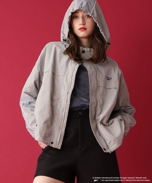 JEANASIS(ジーナシス)の「【Reebok別注】ハイショクマウンテンパーカー/209565(マウンテンパーカー・レディース・ブラック系その他/ライトグレー系/グレー系その他・FREE)」の3枚目の写真