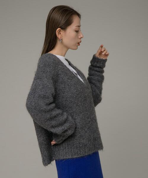 URBAN RESEARCH Sonny Label（アーバンリサーチサニーレーベル）の「ディープVネックプルオーバー（ニット/セーター・レディース・ラベンダー/グレー/ブラウン・FREE）」の6枚目の写真