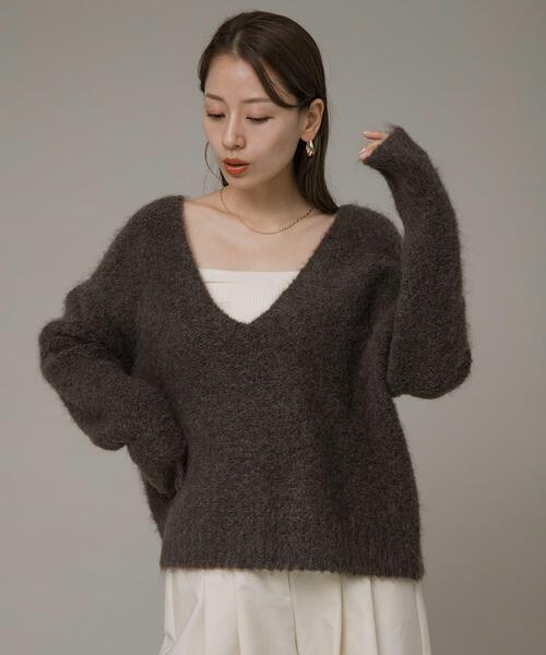 URBAN RESEARCH Sonny Label（アーバンリサーチサニーレーベル）の「ディープVネックプルオーバー（ニット/セーター・レディース・ラベンダー/グレー/ブラウン・FREE）」の14枚目の写真
