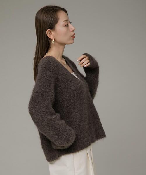 URBAN RESEARCH Sonny Label（アーバンリサーチサニーレーベル）の「ディープVネックプルオーバー（ニット/セーター・レディース・ラベンダー/グレー/ブラウン・FREE）」の15枚目の写真