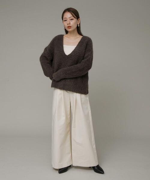 URBAN RESEARCH Sonny Label（アーバンリサーチサニーレーベル）の「ディープVネックプルオーバー（ニット/セーター・レディース・ラベンダー/グレー/ブラウン・FREE）」の17枚目の写真