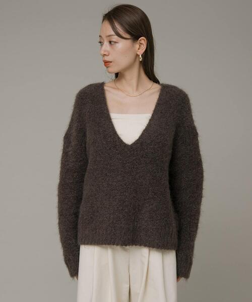 URBAN RESEARCH Sonny Label（アーバンリサーチサニーレーベル）の「ディープVネックプルオーバー（ニット/セーター・レディース・ラベンダー/グレー/ブラウン・FREE）」の20枚目の写真