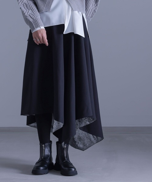 kOhAKU（コハク）の「『箔切替アシメフレアスカート』（スカート・レディース・ブラック・1/2）」の2枚目の写真