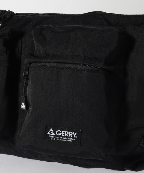 GERRY(ジェリー)の「【GERRY/ジェリー】大容量 2ポケット バナナ型ショルダーバッグ(ショルダーバッグ・メンズ・ブラック・FREE)」の9枚目の写真