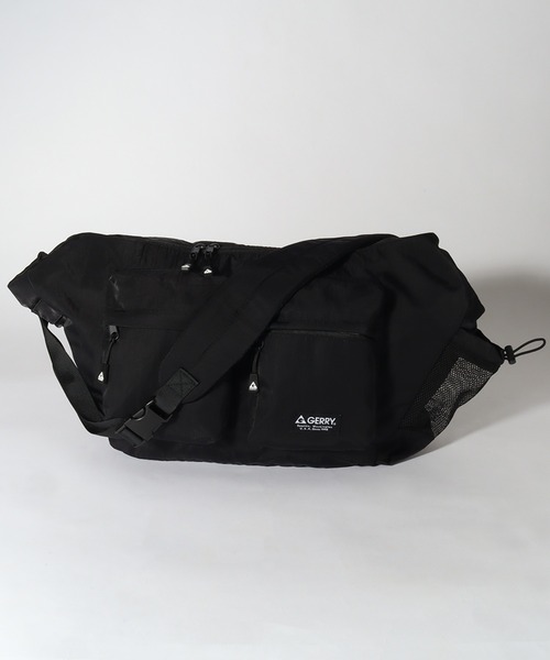 GERRY(ジェリー)の「【GERRY/ジェリー】大容量 2ポケット バナナ型ショルダーバッグ(ショルダーバッグ・メンズ・ブラック・FREE)」の2枚目の写真