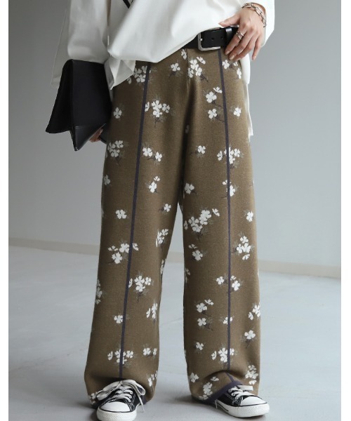 HUG.U（ハグユー）の「花柄ジャガードニットパンツ（その他パンツ・レディース・ブラック/カーキ/グリーン・FREE）」の2枚目の写真