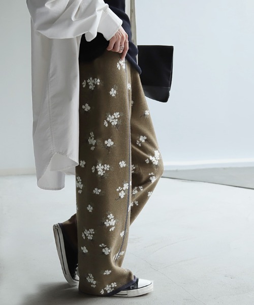 HUG.U（ハグユー）の「花柄ジャガードニットパンツ（その他パンツ・レディース・ブラック/カーキ/グリーン・FREE）」の10枚目の写真