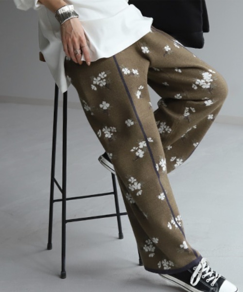 HUG.U（ハグユー）の「花柄ジャガードニットパンツ（その他パンツ・レディース・ブラック/カーキ/グリーン・FREE）」の13枚目の写真