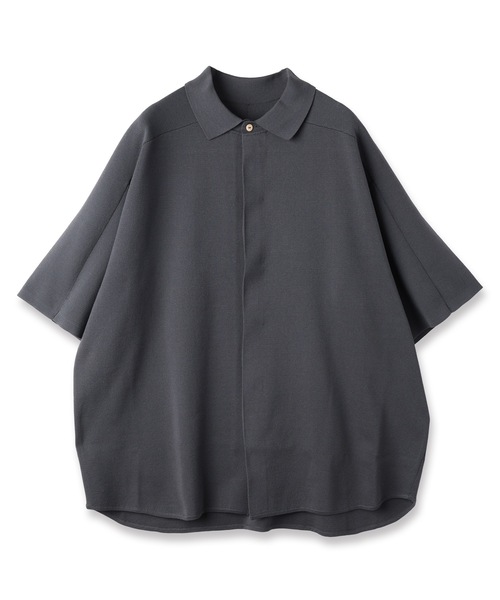 Dulcamara（ドゥルカマラ）の「プレーンニットSスリーブシャツ（シャツ/ブラウス・メンズ・オリーブ/ベージュ/チャコールグレー・0/1）」の2枚目の写真