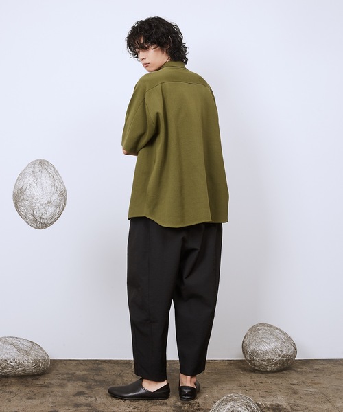 Dulcamara（ドゥルカマラ）の「プレーンニットSスリーブシャツ（シャツ/ブラウス・メンズ・オリーブ/ベージュ/チャコールグレー・0/1）」の7枚目の写真