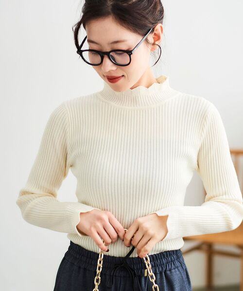 le.coeur blanc（ルクールブラン）の「フリルリブニット（ニット/セーター・レディース・オフホワイト/グレー/ブラック・38）」の2枚目の写真