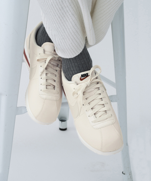 IENA（イエナ）の「NIKE/ナイキ ウィメンズ コルテッツ DN1791（スニーカー・レディース・ブラック/ホワイト系その他/ホワイト・23cm/23.5cm/24cm/24.5cm/25cm）」の6枚目の写真