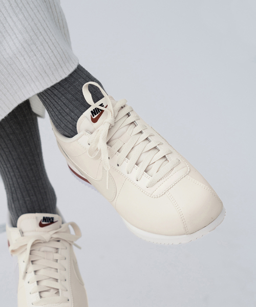 IENA（イエナ）の「NIKE/ナイキ ウィメンズ コルテッツ DN1791（スニーカー・レディース・ブラック/ホワイト系その他/ホワイト・23cm/23.5cm/24cm/24.5cm/25cm）」の4枚目の写真