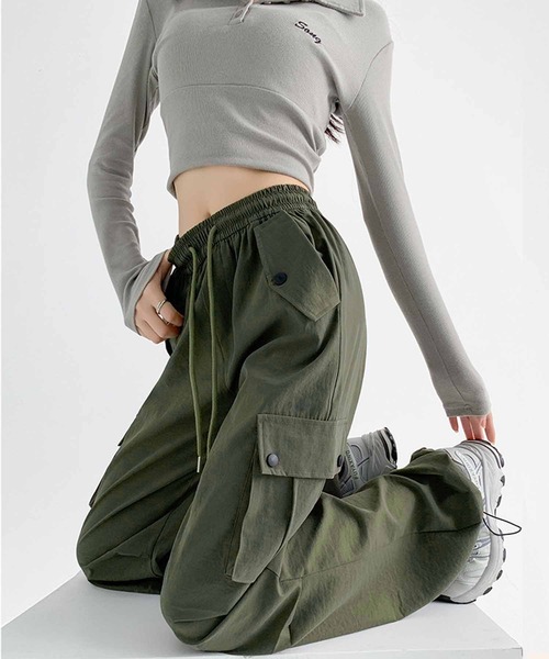 NANEA(ナネア)の「裾ドロストボリュームカーゴパンツ(カーゴパンツ・レディース・ボルドー/ブラウン/ブラック/カーキ/グレー・SMALL/MEDIUM/LARGE/X-LARGE)」の16枚目の写真