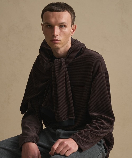 PUBLIC TOKYO（パブリックトウキョウ）の「ベロアウォームコードプルオーバー（スウェット・メンズ・ダークネイビー/ダークブラウン・2/1）」の12枚目の写真