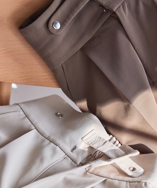 INTER FACTORY(インターファクトリー)の「yumi. - ウエストマークデザインスラックス(セットアップ対応)【オフィスシーンにも◎】 made in INTER FACTORY(スラックス・レディース・モカ/ベージュ・LARGE/MEDIUM)」の13枚目の写真