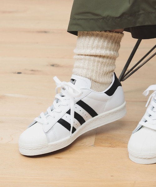 adidas(アディダス)の「adidas / SUPERSTAR(スニーカー・レディース・オフホワイト/ブラック・23.5/24/24.5)」の1枚目の写真
