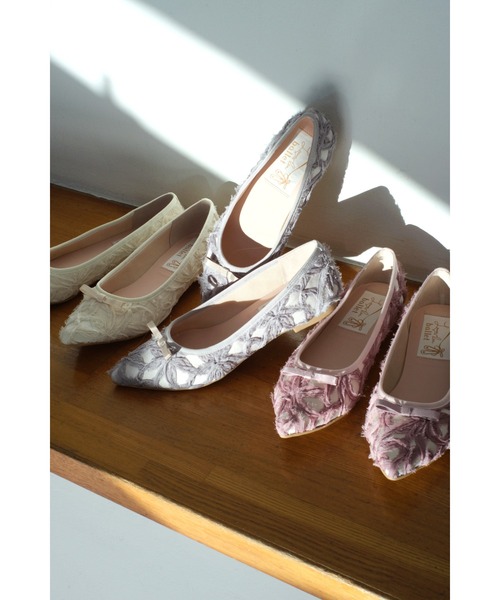 Launa lea（ラウナレア）の「【限定】ﾌﾗﾜｰｼﾌｫﾝﾎﾟｲﾝﾃｯﾄﾞﾄｩﾊﾞﾚｴｼｭｰｽﾞ(B4605A)（バレエシューズ・レディース・アイボリー/ピンク/グレー・22.5cm/23.0cm/23.5cm/24.0cm/24.5cm/25.0cm/22.0cm）」の6枚目の写真