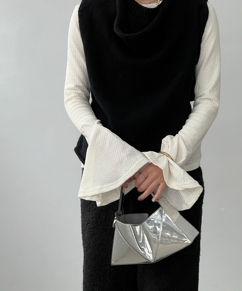 chuclla（チュクラ）の「タックデザイン フレアスリーブトップ chw25s031（Tシャツ/カットソー・レディース・ホワイト/ブラック・FREE）」の9枚目の写真