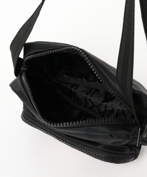 Ray BEAMS（レイビームス）の「【WEB限定】HUNTER / ナイロン クロスボディ（ショルダーバッグ・レディース・ブラック/オフホワイト/グリーン系その他2・ONE SIZE）」の7枚目の写真