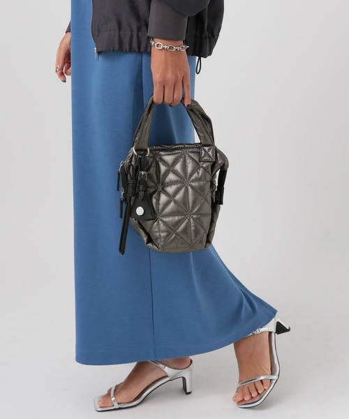 BAYFLOW（ベイフロー）の「[ミニサイズになって登場!!]チャームツキキルトトートＳ（ハンドバッグ・レディース・ブラック系/ホワイト系/ピンク系/ネイビー系・FREE）」の13枚目の写真