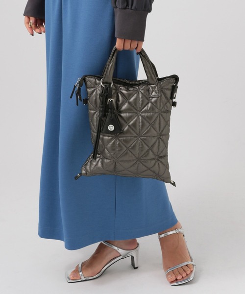 BAYFLOW（ベイフロー）の「[ミニサイズになって登場!!]チャームツキキルトトートＳ（ハンドバッグ・レディース・ブラック系/ホワイト系/ピンク系/ネイビー系・FREE）」の14枚目の写真