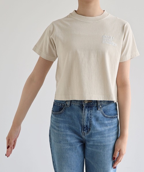 ANME(アンメ)の「ピグメント加工ANMEエンブロイダリーロゴミニTシャツ(Tシャツ/カットソー・レディース・ベージュ/ネイビー/オフホワイト/ブラック・M/L)」の8枚目の写真