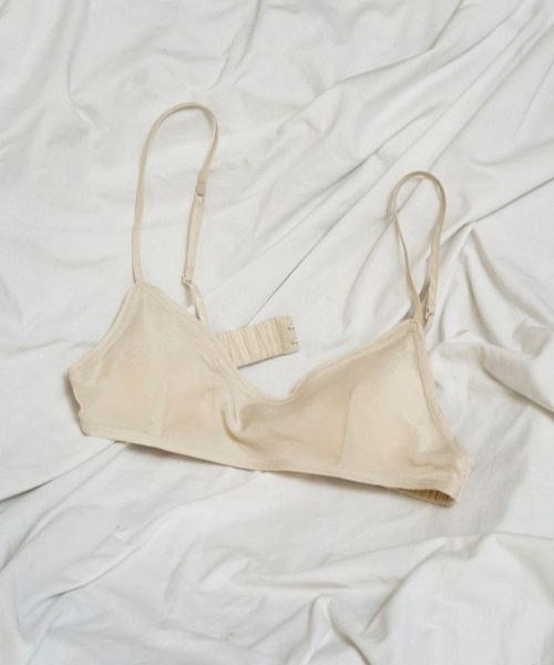 TODAYFUL(トゥデイフル)の「【TODAYFUL/トゥデイフル】Cupin Satin Bratop/サテンブラトップ(チューブトップ・レディース・キナリ/チョコ/チャコールグレー・FREE)」の2枚目の写真