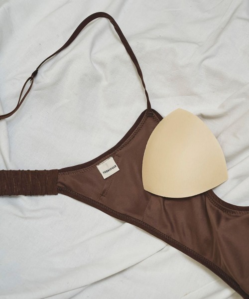 TODAYFUL(トゥデイフル)の「【TODAYFUL/トゥデイフル】Cupin Satin Bratop/サテンブラトップ(チューブトップ・レディース・キナリ/チョコ/チャコールグレー・FREE)」の10枚目の写真