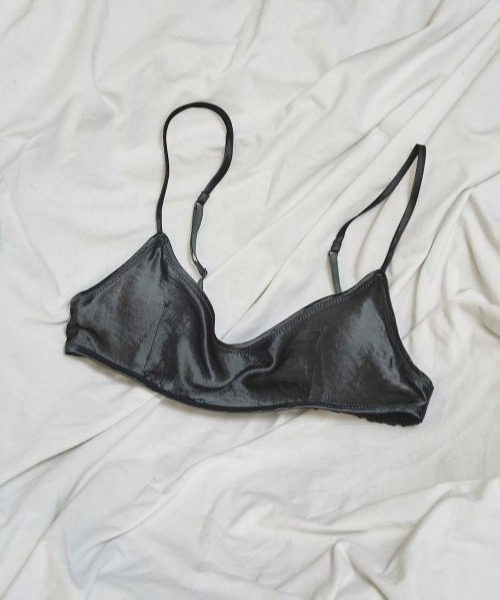 TODAYFUL(トゥデイフル)の「【TODAYFUL/トゥデイフル】Cupin Satin Bratop/サテンブラトップ(チューブトップ・レディース・キナリ/チョコ/チャコールグレー・FREE)」の16枚目の写真