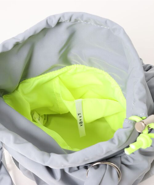 cheek(BAG)(チーク)の「pokkori kinchaku 2way tote / トートバッグ(トートバッグ・レディース・ブルー/イエロー/グレー/ブラック/パープル・FREE)」の8枚目の写真