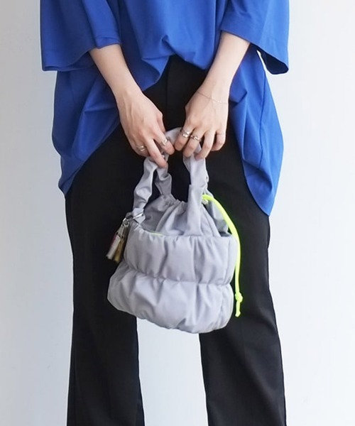 cheek(BAG)(チーク)の「pokkori kinchaku 2way tote / トートバッグ(トートバッグ・レディース・ブルー/イエロー/グレー/ブラック/パープル・FREE)」の3枚目の写真