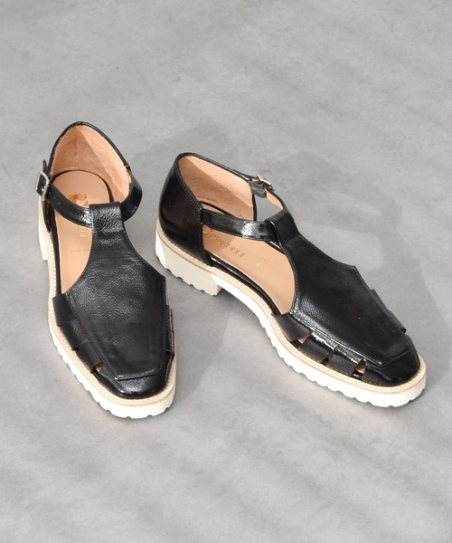 PASCUCCI（パスクッチ）の「【PASCUCCI】ソフトスクエアトウグルカシューズ(D52201)（サンダル・レディース・ブラック/ベージュ・35/36/37/38/39）」の2枚目の写真