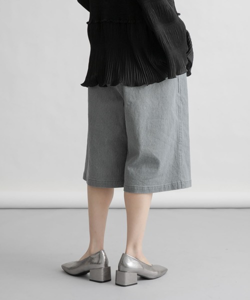KBF(ケイビーエフ)の「ウォッシュドハーフパンツ(その他パンツ・レディース・ブラウン/グレー・ONE)」の4枚目の写真