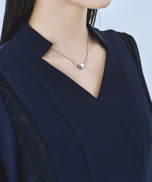 UNITED TOKYO（ユナイテッドトウキョウ）の「【残りわずか！】レースドッキングカシュクールワンピース｜オケージョン/春服（ワンピース・レディース・ネイビー/ブラック・1/2）」の21枚目の写真