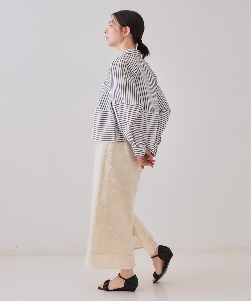 OPAQUE.CLIP（オペークドットクリップ）の「《andGIRL掲載》ストライプフォルムシャツ【洗濯機洗い可】（シャツ/ブラウス・レディース・ホワイト系3/ホワイト系5/ブルー系2・38/40/42）」の21枚目の写真