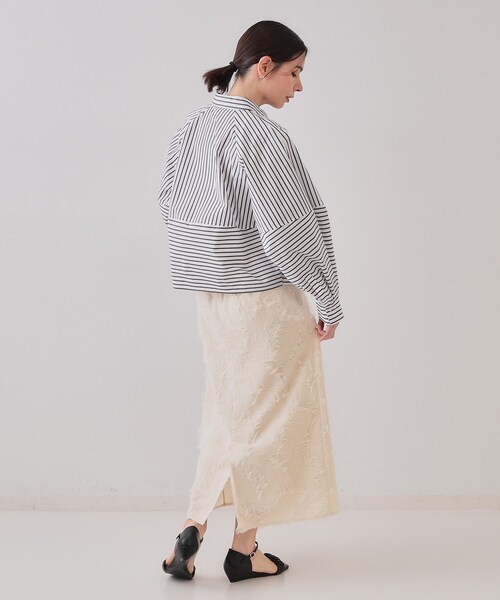 OPAQUE.CLIP（オペークドットクリップ）の「《andGIRL掲載》ストライプフォルムシャツ【洗濯機洗い可】（シャツ/ブラウス・レディース・ホワイト系3/ホワイト系5/ブルー系2・38/40/42）」の20枚目の写真