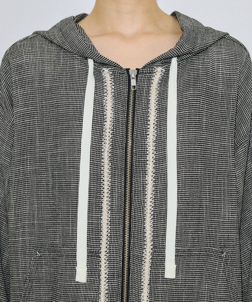 PUBLIC TOKYO（パブリックトウキョウ）の「エンブロイダリーメッシュパーカー（パーカー・レディース・ホワイト/ブラック/ベージュ・FREE）」の8枚目の写真