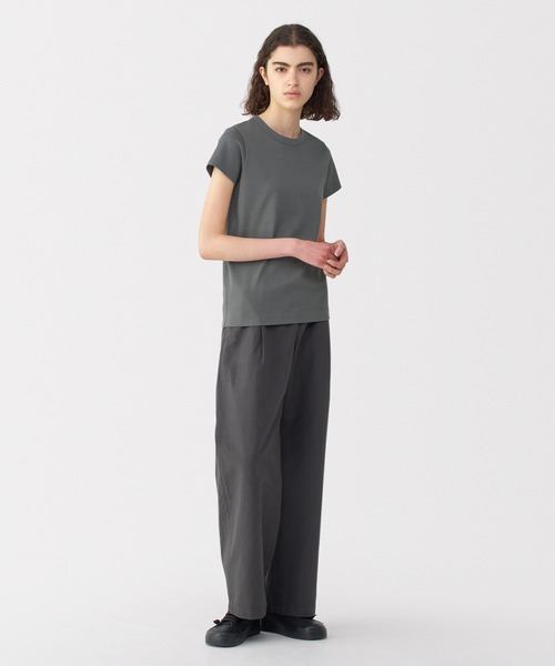 MUJI Labo(ムジラボ)の「〔MUJI Labo〕婦人 リネン混半袖Tシャツ(Tシャツ/カットソー・レディース・オフホワイト/ダークグレー/イエロー系/ネイビー・S/M/L/XL)」の2枚目の写真