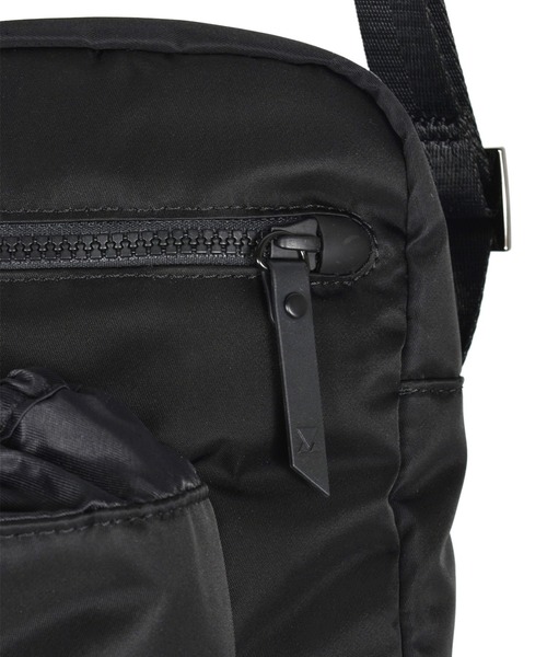 MAKAVELIC（マキャベリック）の「【MAKAVELIC】 Grace Bottle Waiking Shoulder Bag　ショルダーバッグ（ショルダーバッグ・メンズ・ブラック・フリー）」の4枚目の写真