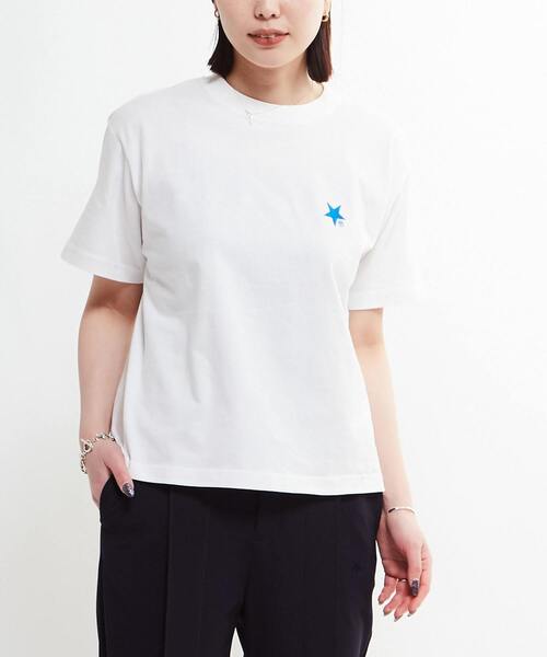 CONVERSE TOKYO（コンバーストウキョウ）の「BACK LOGO PRINT TEE（Tシャツ/カットソー・レディース・ベージュ/ホワイト/チャコールグレー/ピンク/ブルー・FREE）」の19枚目の写真